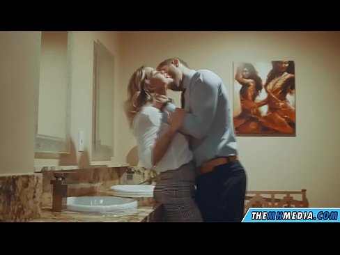 ❤️ Wenn eine vollbusige Blondine dich in einer öffentlichen Toilette verführt Porn video bei uns de.pornohammer.ru ❌️❤